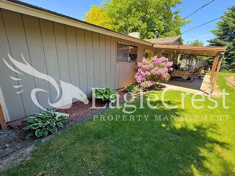 924 Shasta Dr — Photo 42