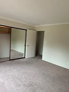 752 Edge Ln — Photo 2