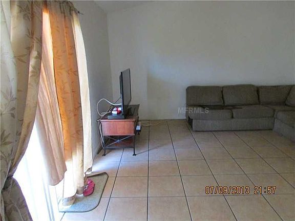 5th image of 382 Arlington Cir