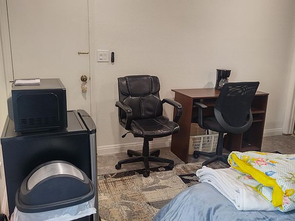 5th image of 275 N Lamb Blvd