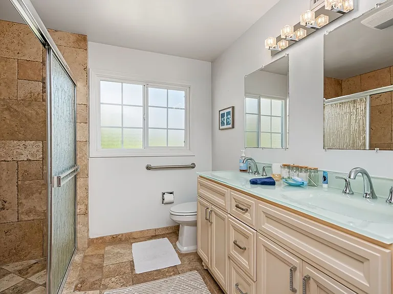 8221 Delgany Ave — Photo 15