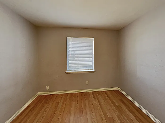 4731 Bedford Dr — Photo 12