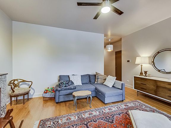 3rd image of 6133 S Greenwood Ave APT 1N