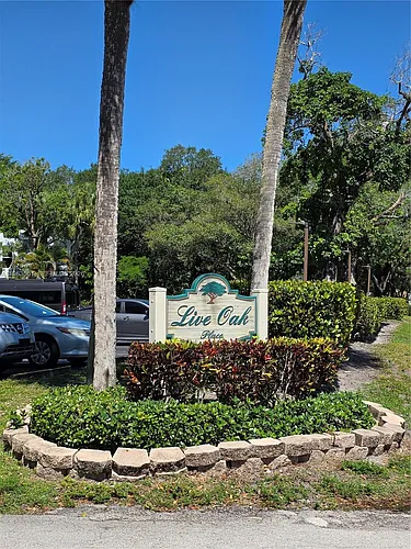 9450 Live Oak Pl Photo 1