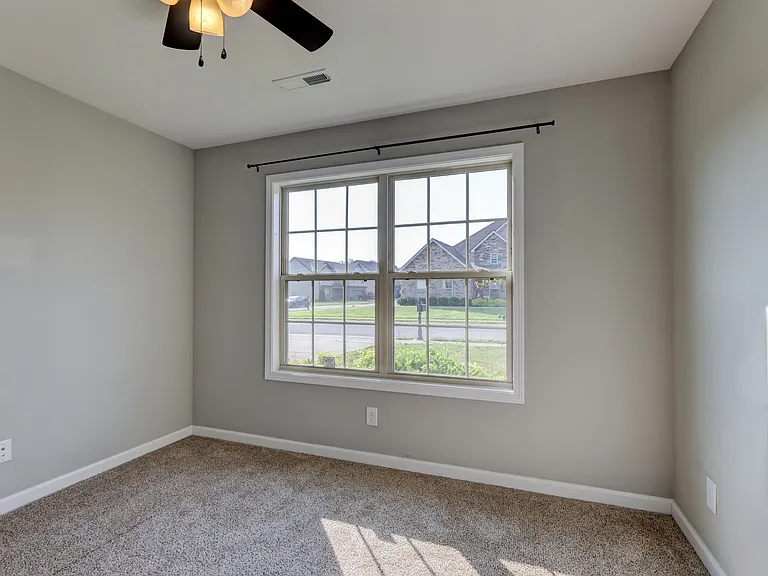 1008 Meadowview Ln — Photo 46