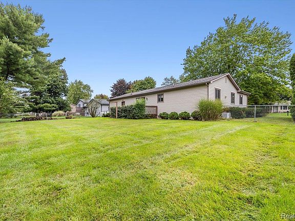 5th image of 6412 Wildflower Ln