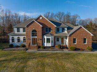 32 Lance Rd, Lebanon, NJ 08833