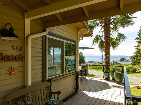 568 Dolphin Drive, Freeland, WA 98249