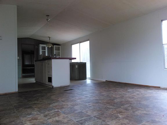2nd image of 118 Starling Dr