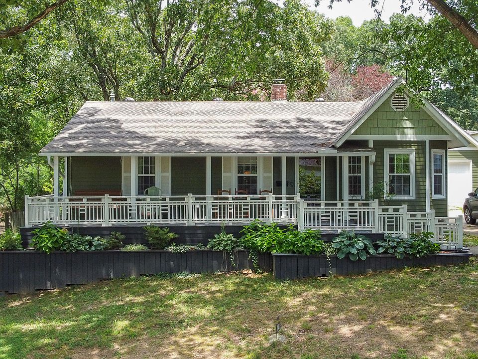 1st image of 1941 Maple St