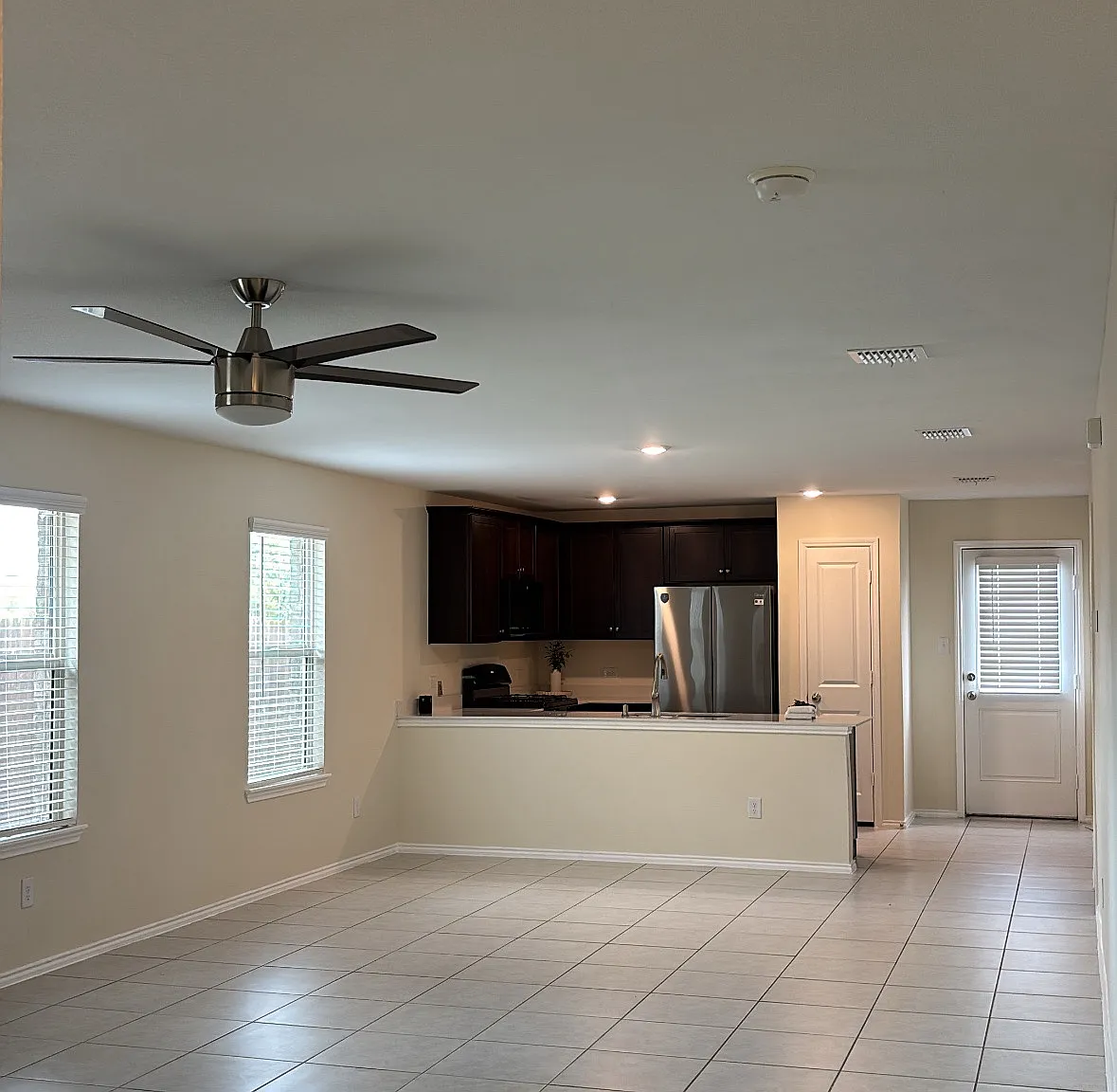 3 bed, 1500 sqft, $1,925 — Photo 3