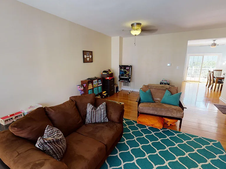 719 Summertime Dr — Photo 24