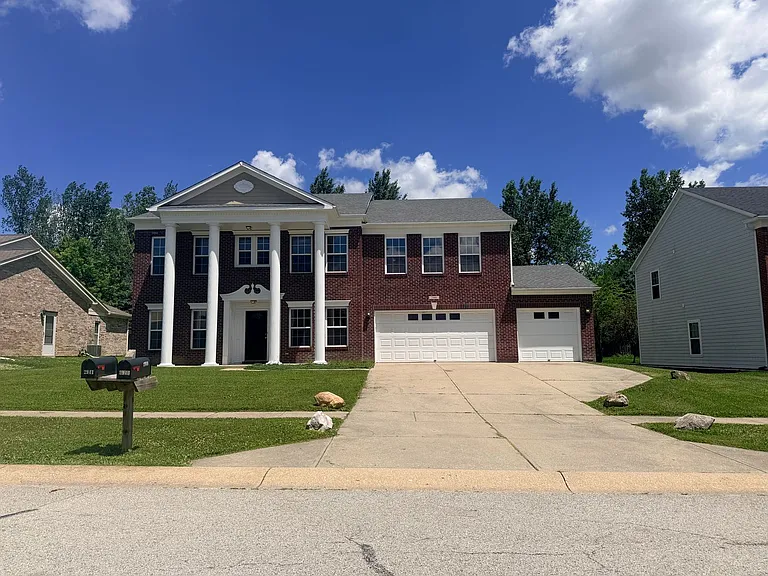 2946 Heirloom Ln — Photo 1