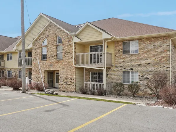 4875 Easy St, Hartland, WI 53029