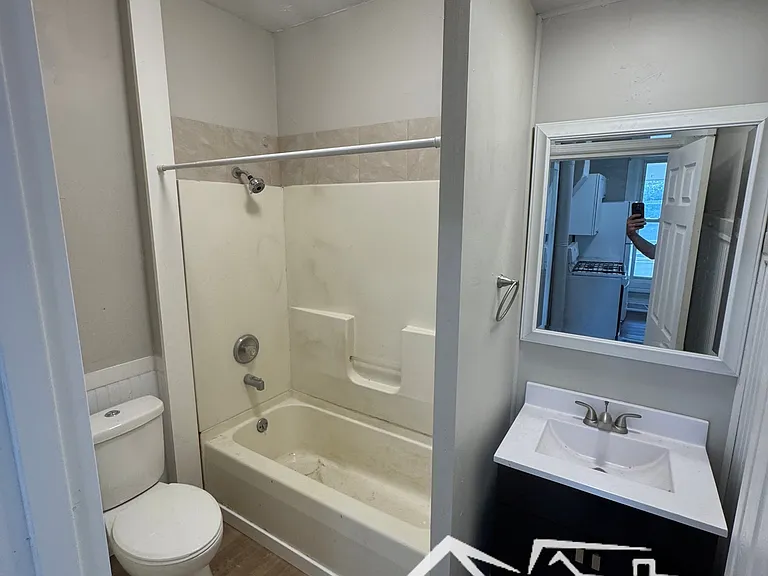 330 W 10th Ave #A — Photo 7