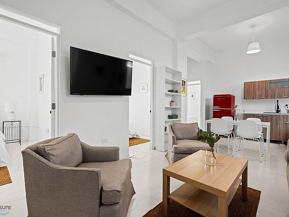 3rd image of 1418 San Rafael