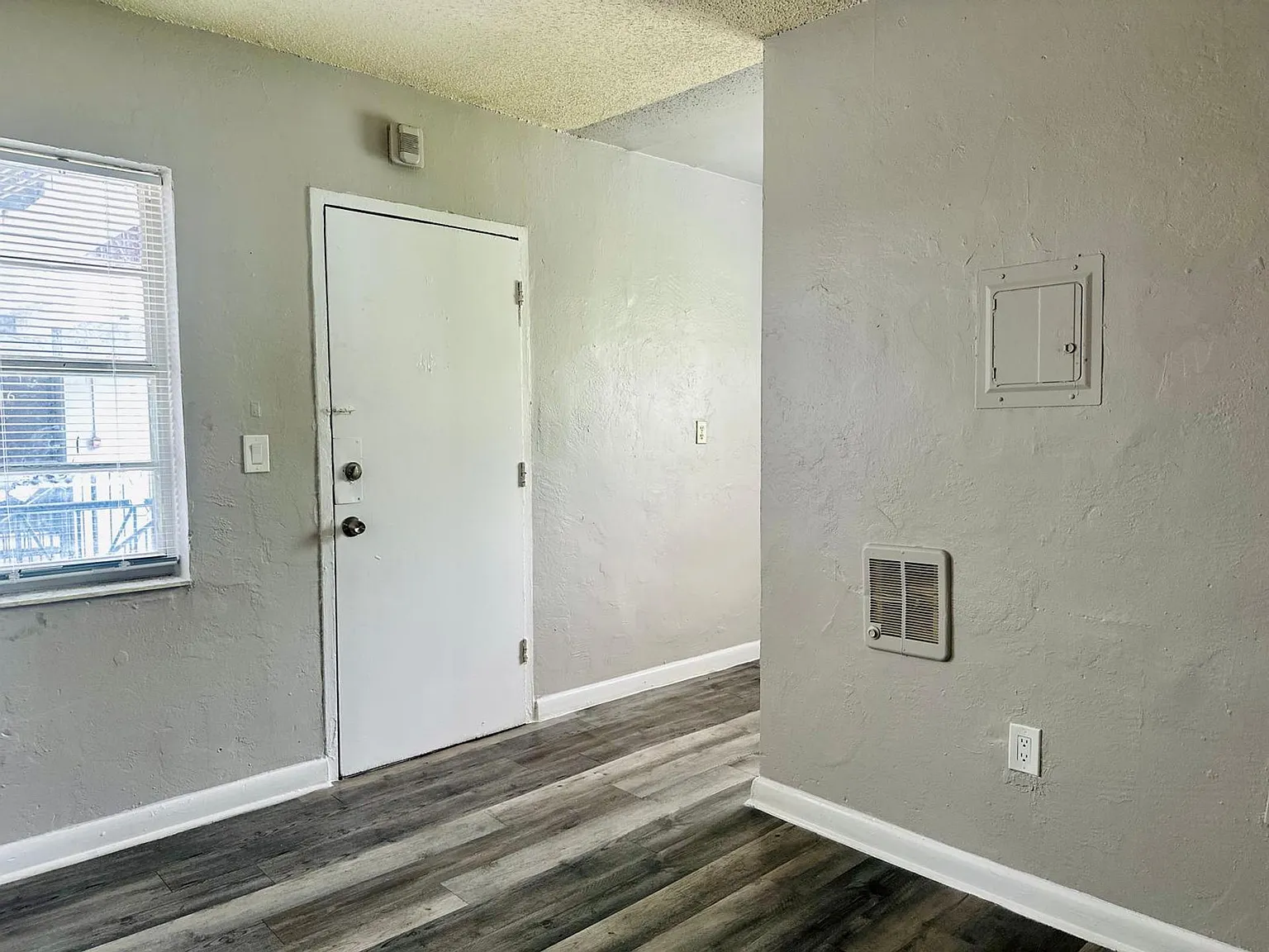 Centrally Located Gated Property Just Outside of Downtown Miami — Photo 3
