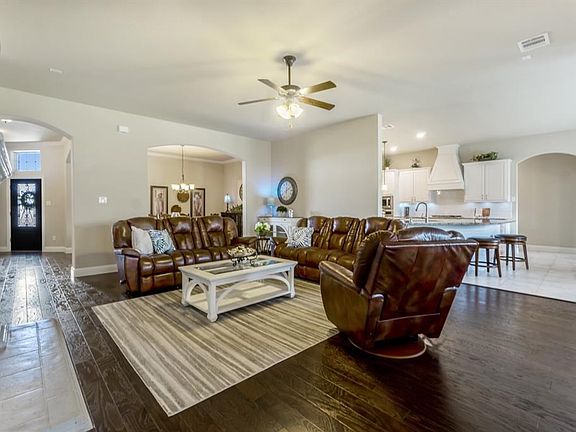 3rd image of 3224 Wimberley Ln