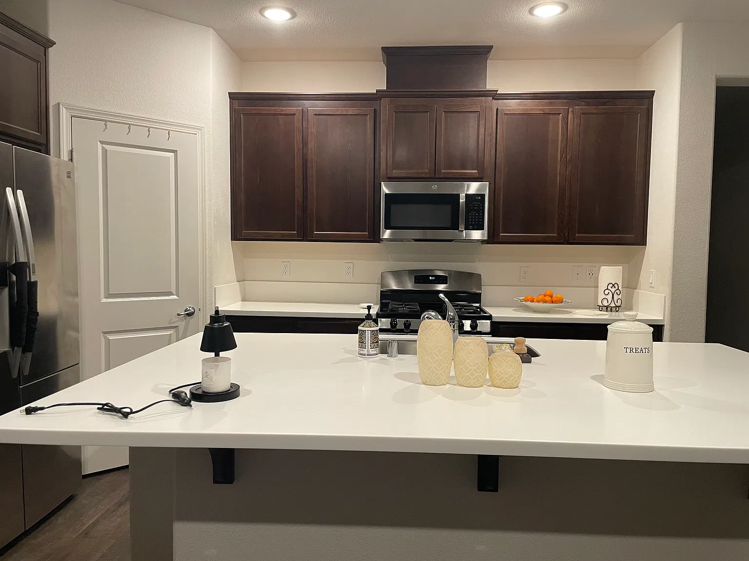 1863 Berlanda Ln — Photo 2