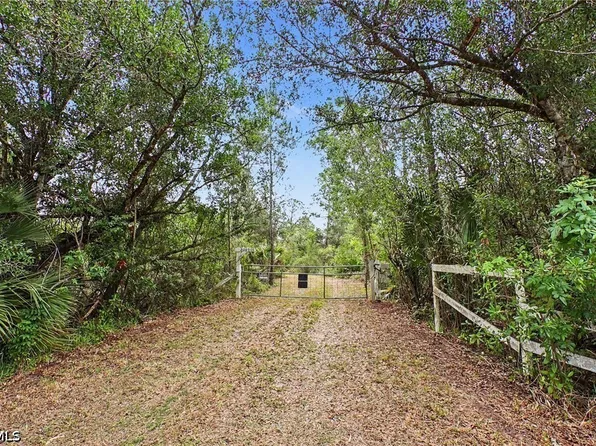 20800 Williams Dr, North Fort Myers, FL 33917