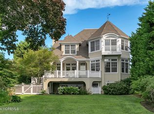 136 Conover Ln, Red Bank, NJ 07701