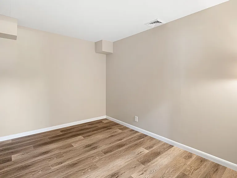 bedroom virtually staged