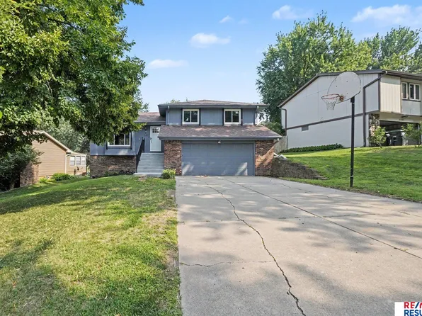 3323 S 158th St, Omaha, NE 68130