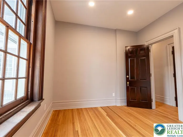 214 Spring Garden St #2B — Photo 17