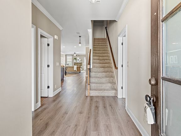 4th image of 195 Turnberry Cir