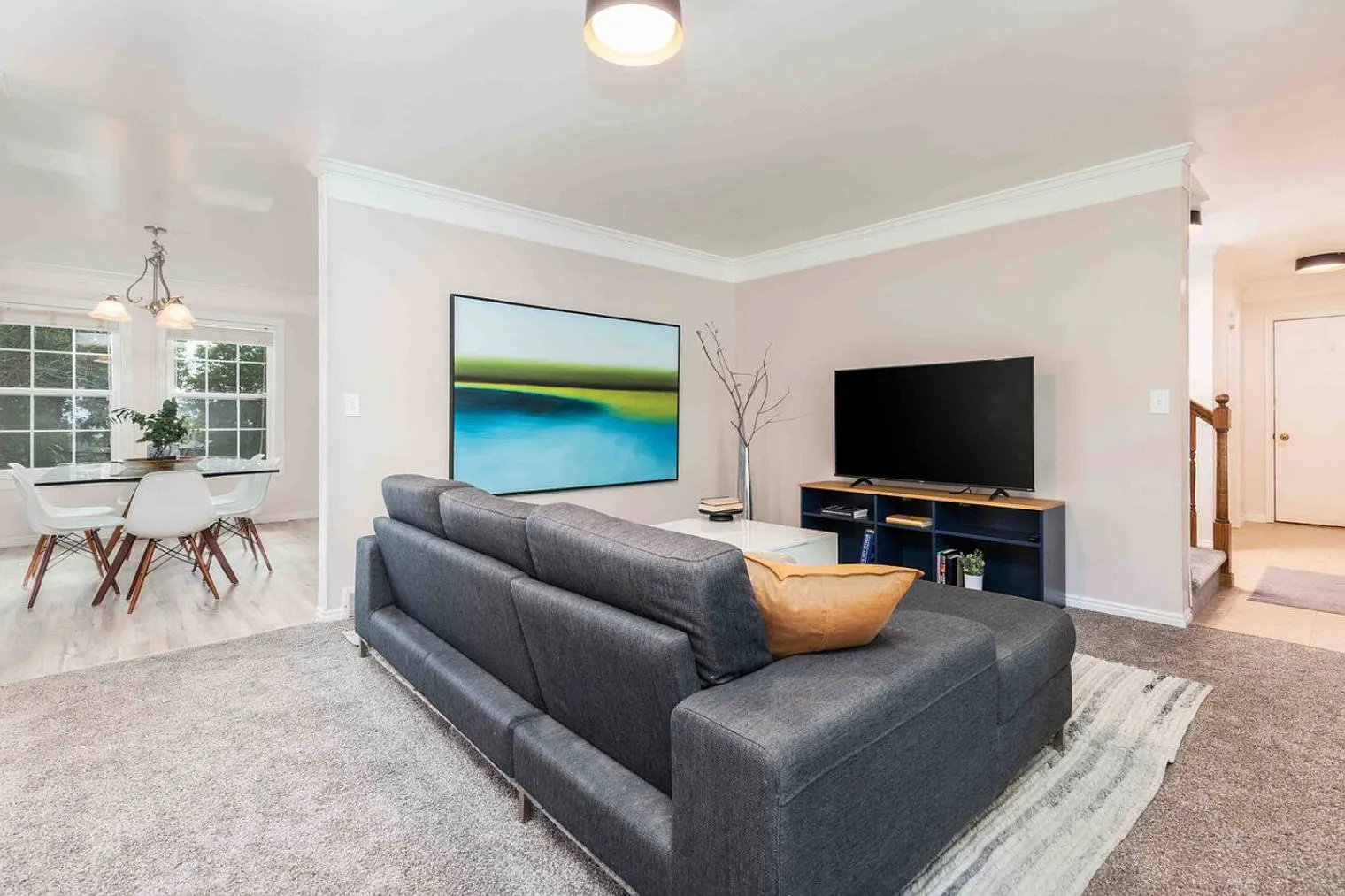 7 bed, 4.0 bath, 3444 sqft, $5,549 — Photo 3