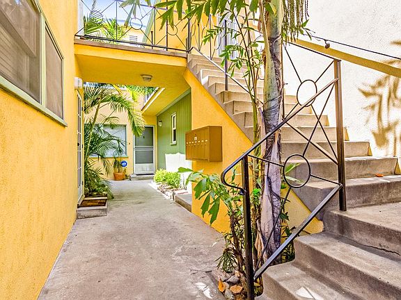 3rd image of 219 Esperanza Ave APT 2
