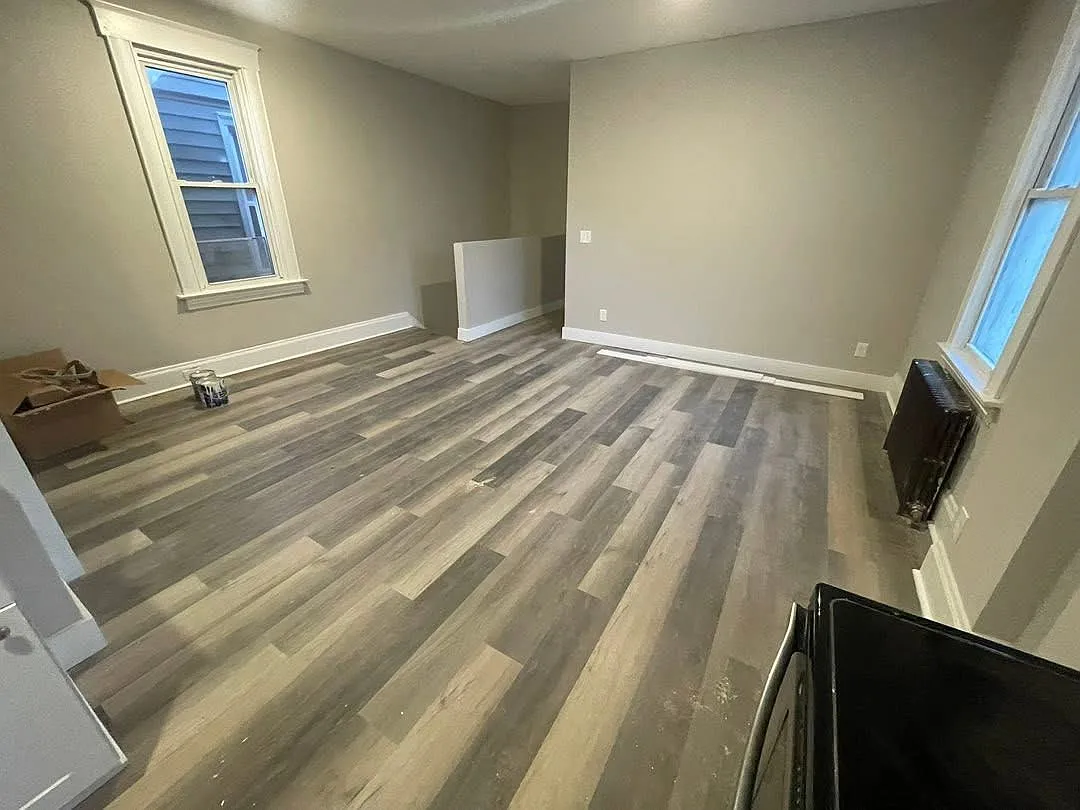 2 bed, 700 sqft, $1,400 — Photo 2