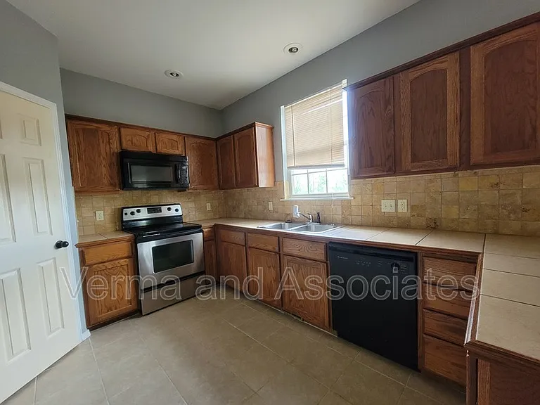 192 Fair St #198 — Photo 33