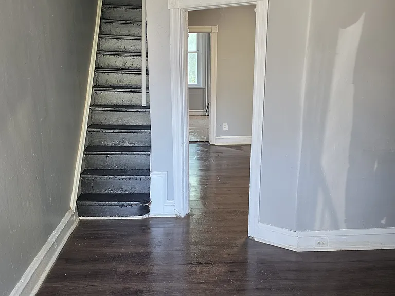 1228 W Oakdale St — Photo 12