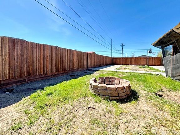 5th image of 305 N Earl Road