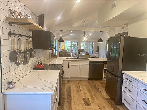 5th image of 5610 Doral Dr