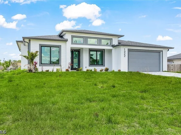 1322 NE 5th Place Cpe, Coral, FL 33909