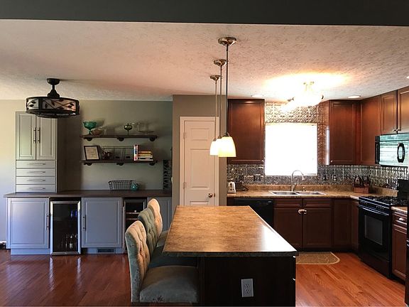 3rd image of 1850 Meadowsweet Dr