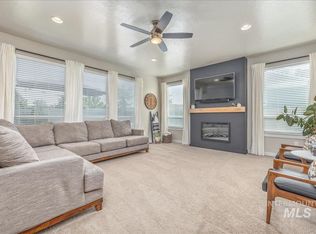 1890 S Cobble Ave, Meridian, ID 83642