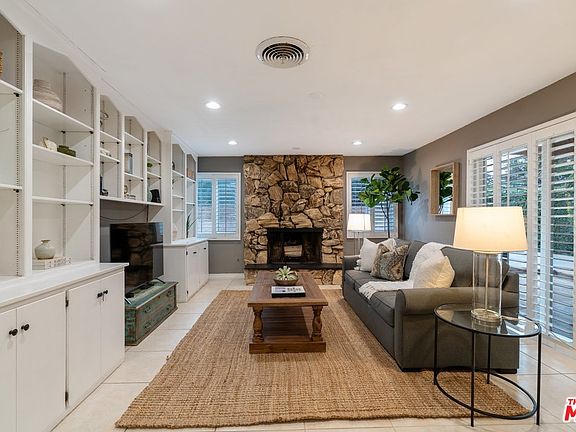 3rd image of 6635 Sheltondale Ave