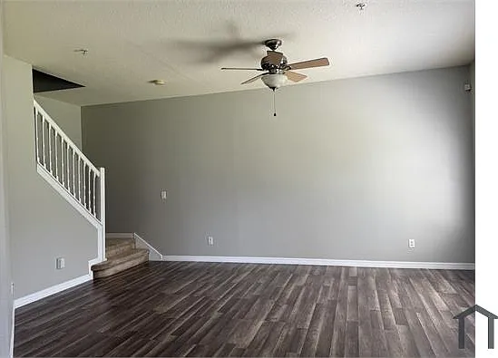 3 bed, 1300 sqft, $2,400 — Photo 2