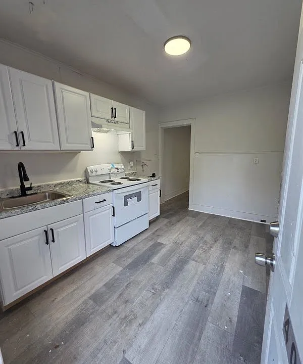 405 Maple Ave