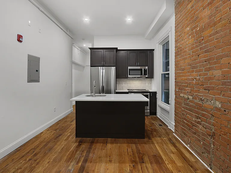 Kitchen & Living