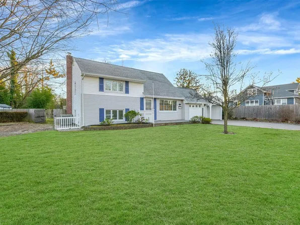 14 Kempster Avenue, Bay Shore, NY 11706