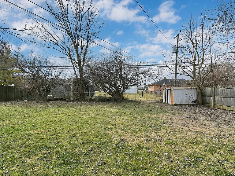 3159 Stephen Dr S — Photo 32