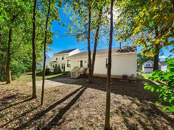 3rd image of 1642 Meadowlark Ln