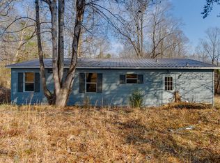 1001 Perry Rd, Chapmansboro, TN 37035