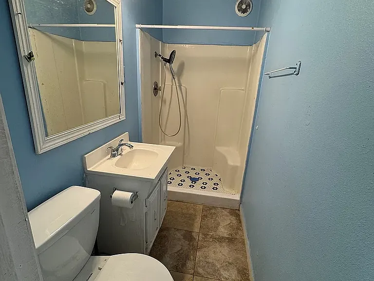 3933 Hope St #2 — Photo 8
