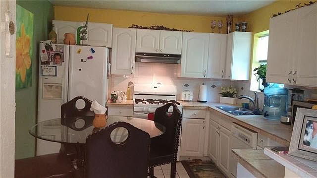 2nd image of 1503 Carla Ave