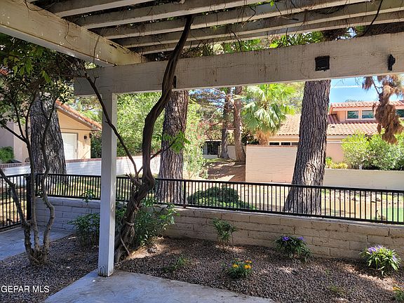3rd image of 729 Lakeway Dr